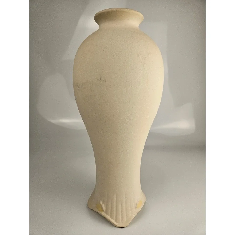 Vtg Harris Potteries Ceramic Vase Embossed Iris Flowers‎ Cream Floral Home Decor